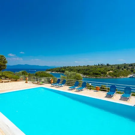 Dolphin Villas Collection * Tranakatika